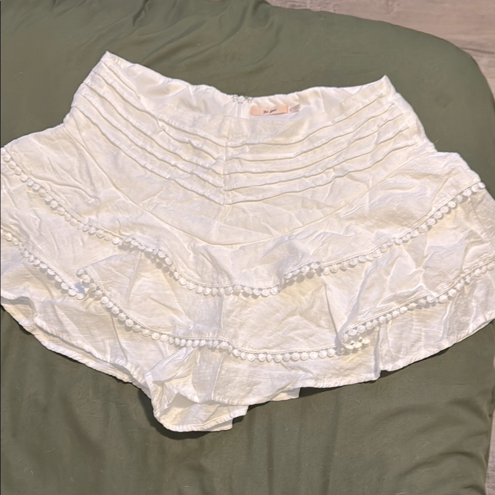 Mi Amore White Skorts with Ruffled Lace Trim